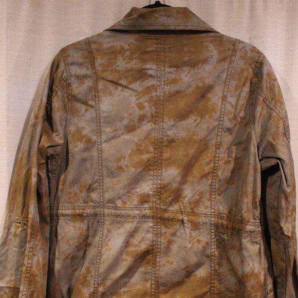 Ashley - Picture 4 of 16